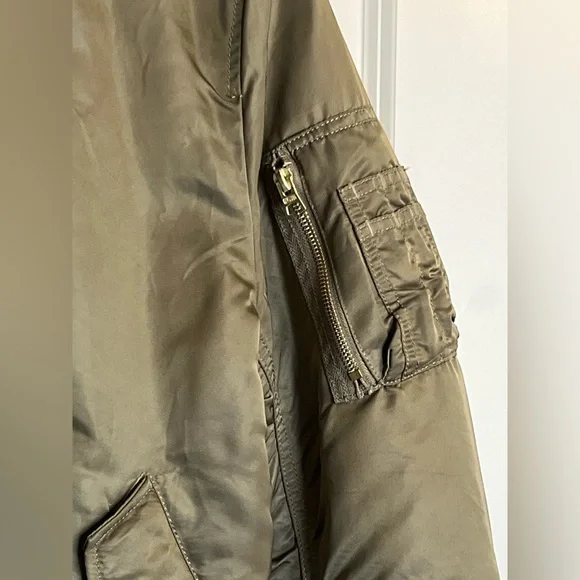 ALPHA INDUSTRIES MA-1 Reversible Bomber Jacket in Sage Green Size Small Slim Fit - Picture 5 of 15